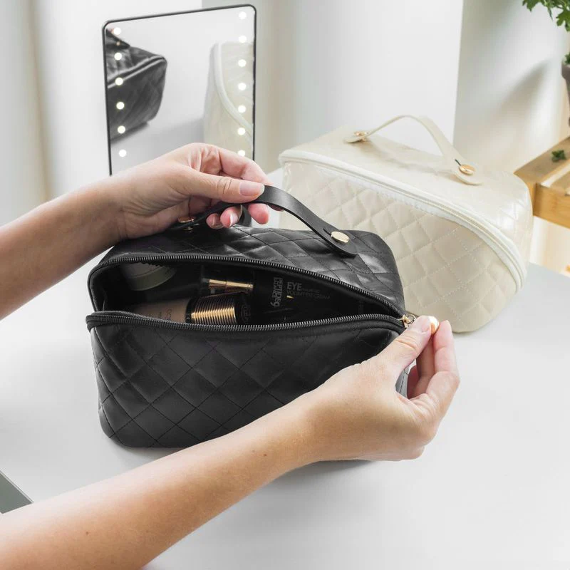 OlsenHome Makeup veske | Beige og svart sminkepung med rominndeling - Image 5